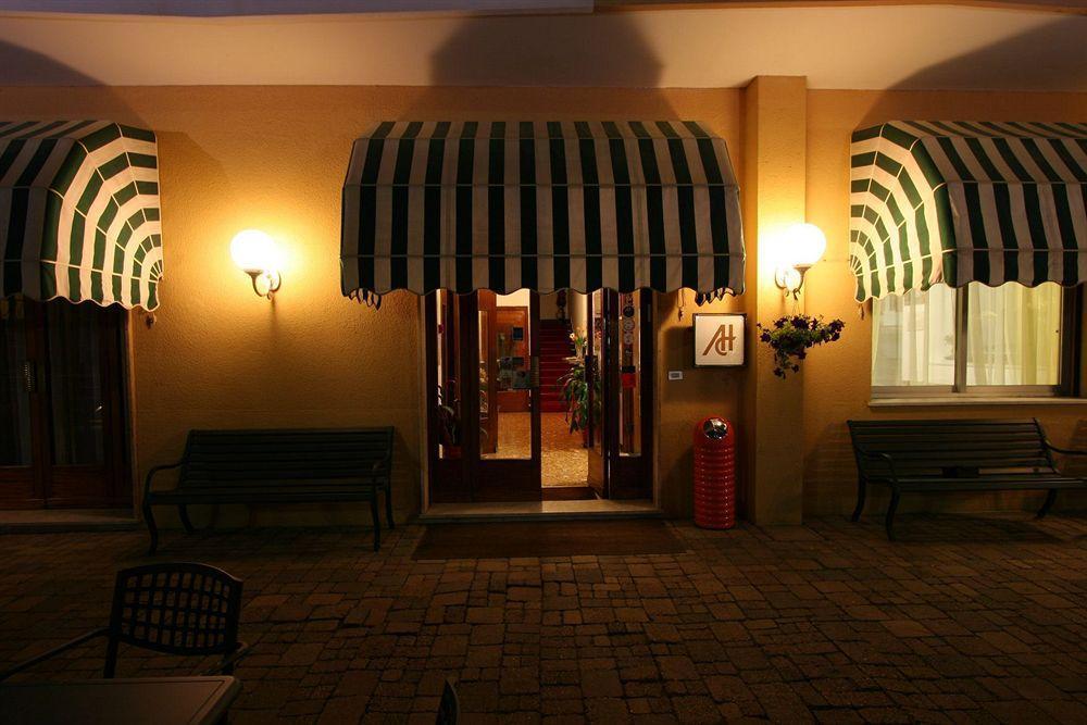 Albergo Adriana سيلي ليجور المظهر الخارجي الصورة